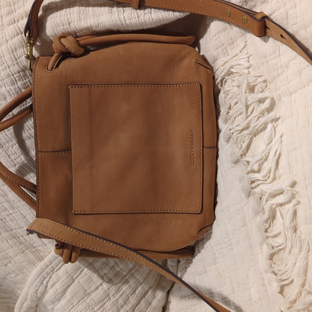 NWOT  lucky Brand small adjustable crossbody no flaws